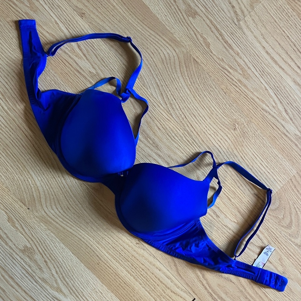Victoria's Secret Vibrant Blue Bra